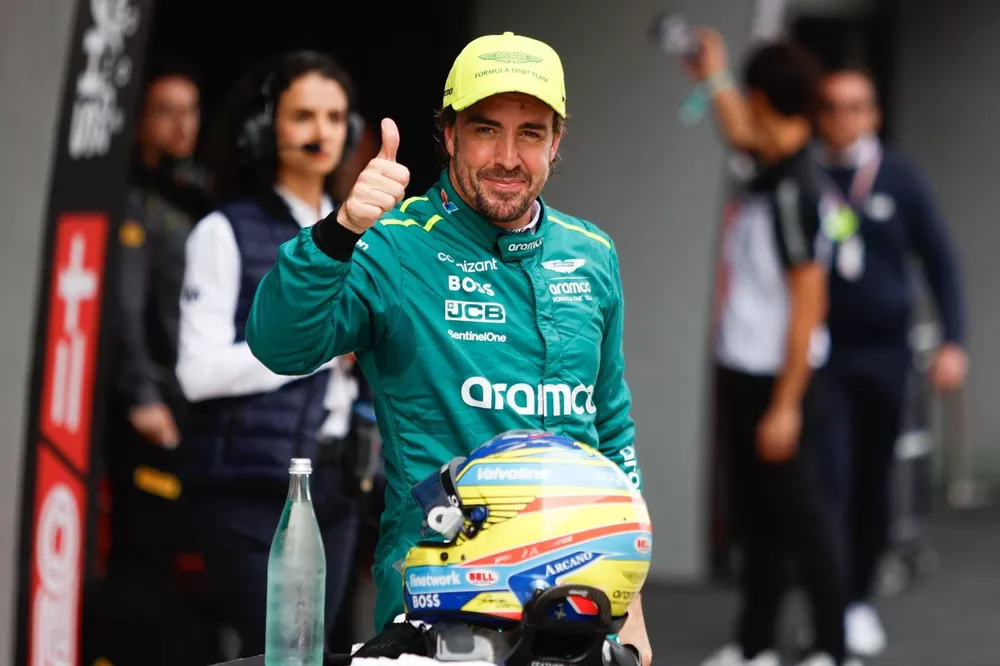Fernando Alonso, Aston Martin F1 Team, dans le Parc Ferm&eacute;