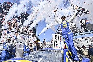 Elliott gana por primera vez en 2022 en Dover