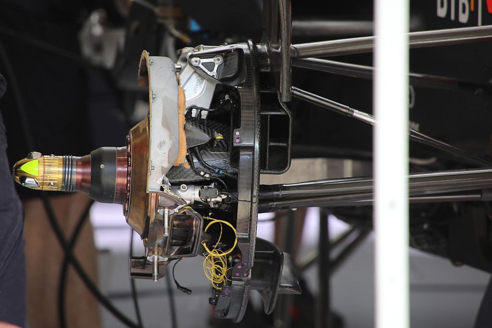 F1 | Red Bull: alleggeriti i porta mozzi e le pance