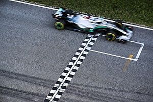 A Mercedes megkérdőjelezi a Ferrari lassabb tempóját, plusz jön a módosított Red Bull