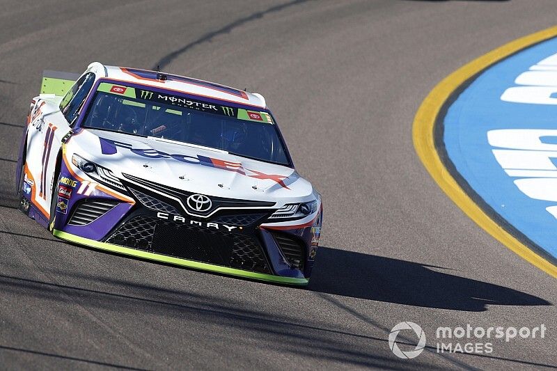 Denny Hamlin holds off Elliott for Stage 1 win at Phoenix