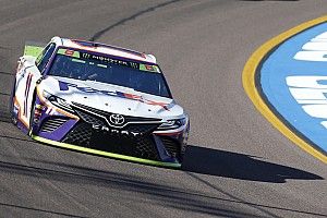 Denny Hamlin holds off Elliott for Stage 1 win at Phoenix