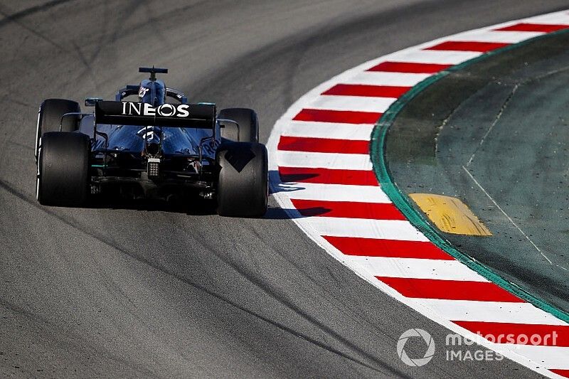 Hamilton affiche sa confiance en Mercedes malgré des soucis moteur