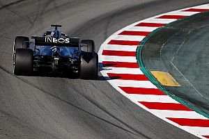 Hamilton affiche sa confiance en Mercedes malgré des soucis moteur