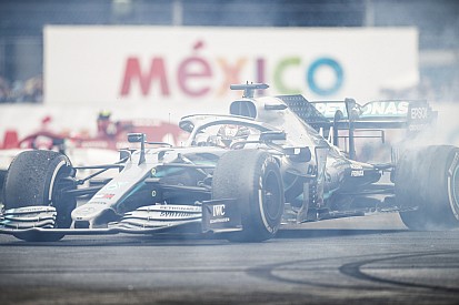 ÉLŐ F1-ES MŰSOR: Újabb ziccert hagyott ki a Ferrari, Hamilton szinte bajnok