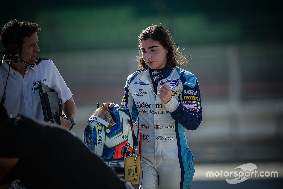 Williams F1 sigue apostando por la piloto Chadwick, ¿le dará la oportunidad?