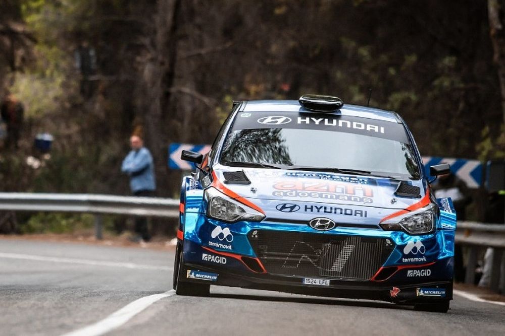 Surhayen Pernía lidera al final del primer día en el Rally La Nucía
