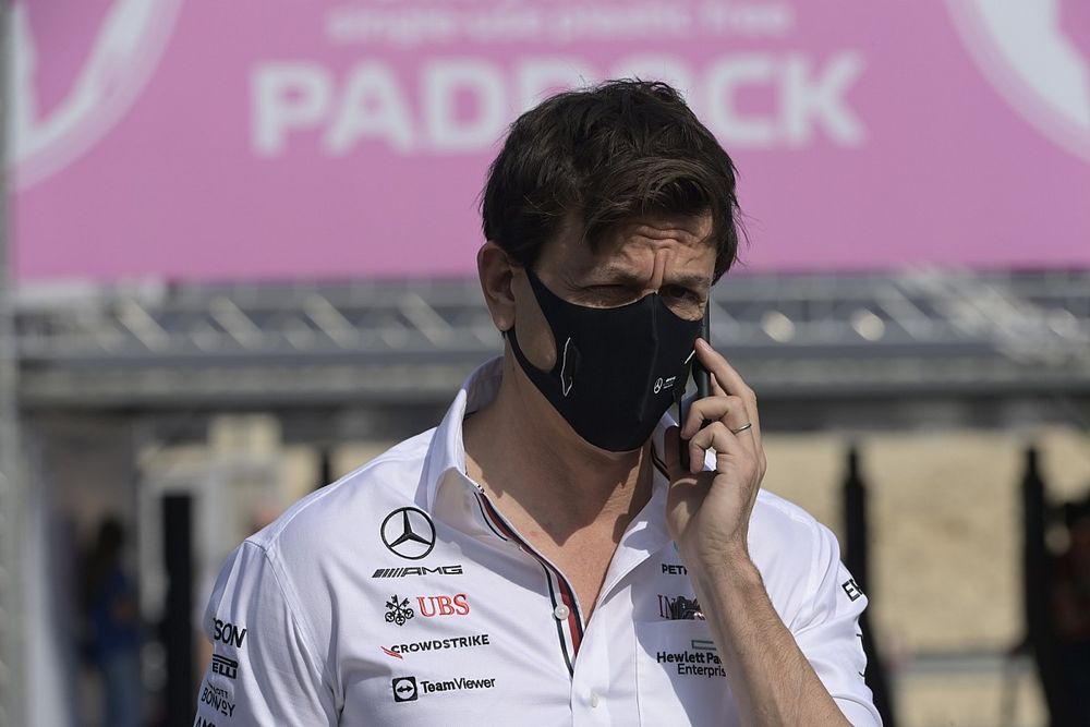 Mercedes cree que Red Bull sigue siendo el favorito para ganar el mundial