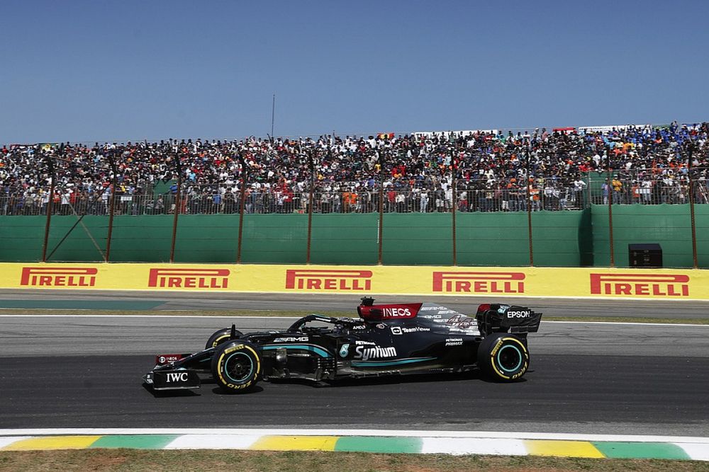 F1サンパウロGP決勝速報:ハミルトン、フェルスタッペンとの激闘制す。角田裕毅は15位