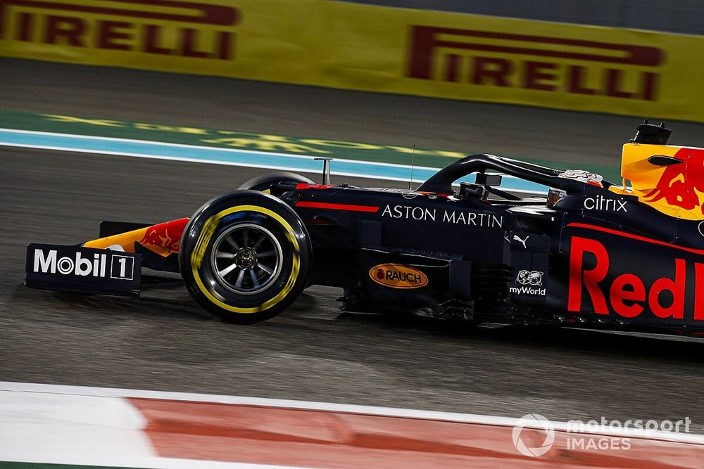 Verstappen zegeviert glorieus in slotrace: "Dit is echt genieten"
