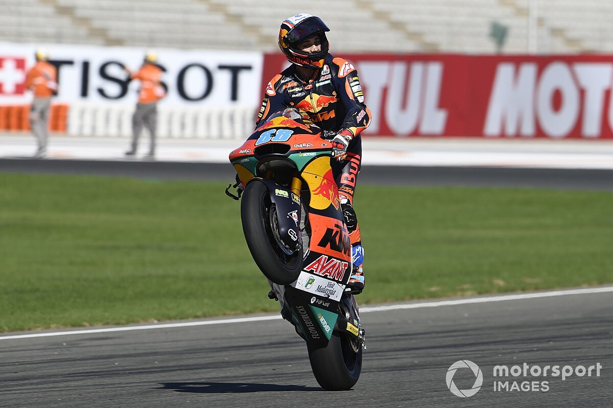Valencia Moto2: Martin wins, Bastianini extends points lead