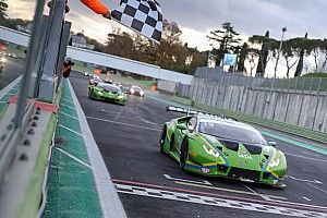 GT Sprint: il diluvio di Gara 2 incorona Tujula-Nemoto Campioni