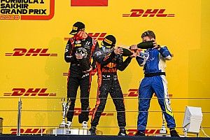 Tsunoda se impone en Sakhir; el título se define el domingo