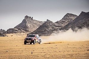 Al Attiyah vence a Peterhansel por 11 segundos