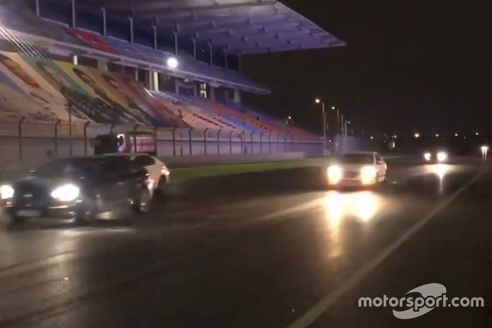 İstanbul Park'ta yol tutuşu için otomobiller turluyor