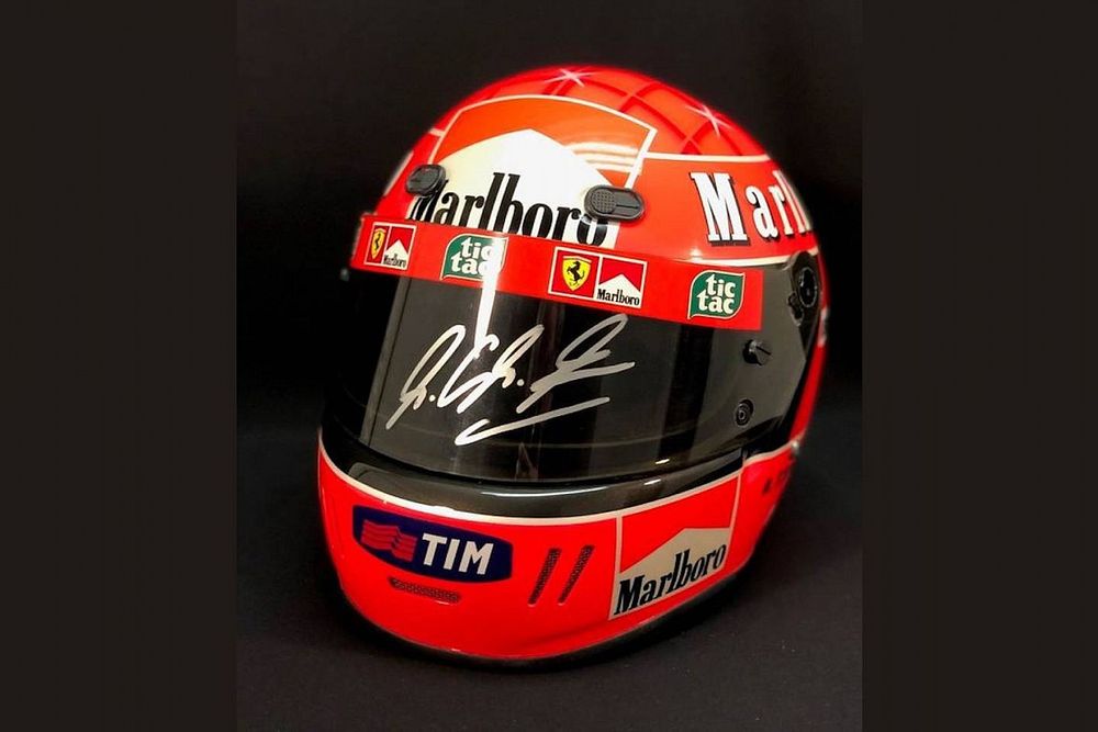 F1 veiling: Unieke items Ferrari en Michael Schumacher onder de hamer