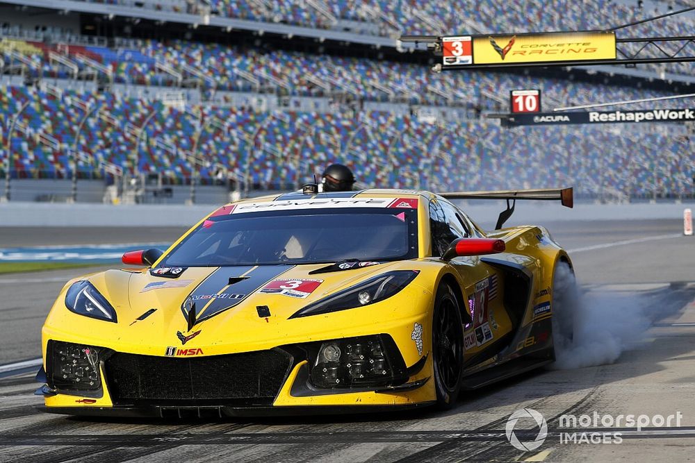 #3 Corvette Racing Corvette C8.R, GTLM: Pit Stop, Nicky Catsburg, Jordan Taylor, Antonio Garcia