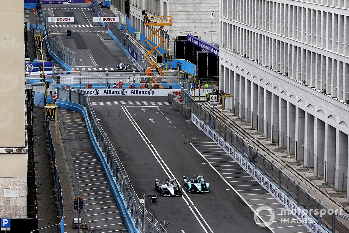 De Vries given grid penalty for Rome Formula E crash with Bird