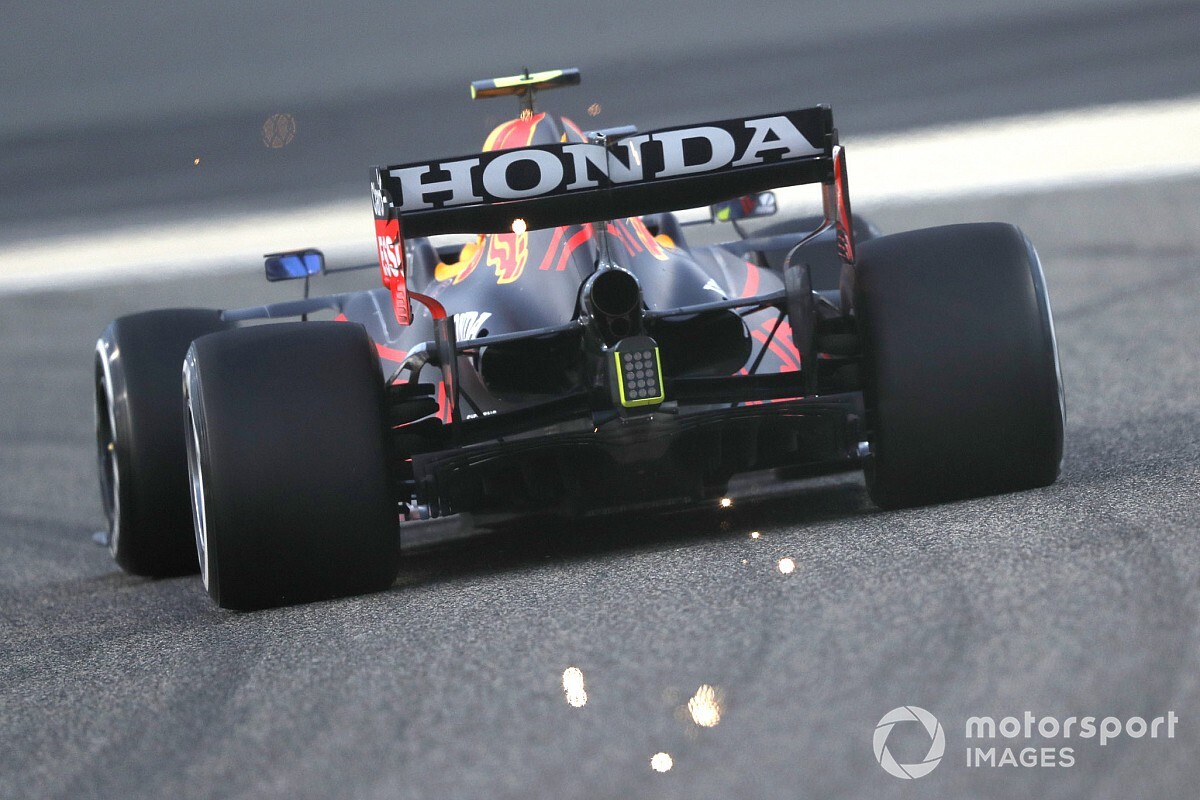 Red Bull: "Mercedes, testlerde daha fazla yakıt yüküyle çalıştı"