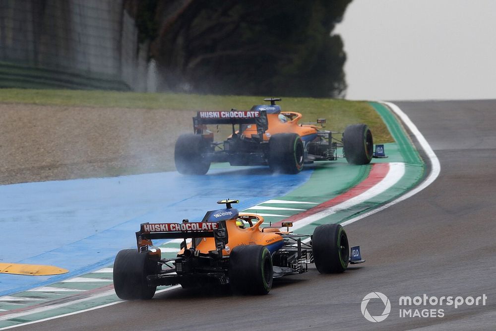 Daniel Ricciardo, McLaren MCL35M rejoins ahead of Lando Norris, McLaren MCL35M