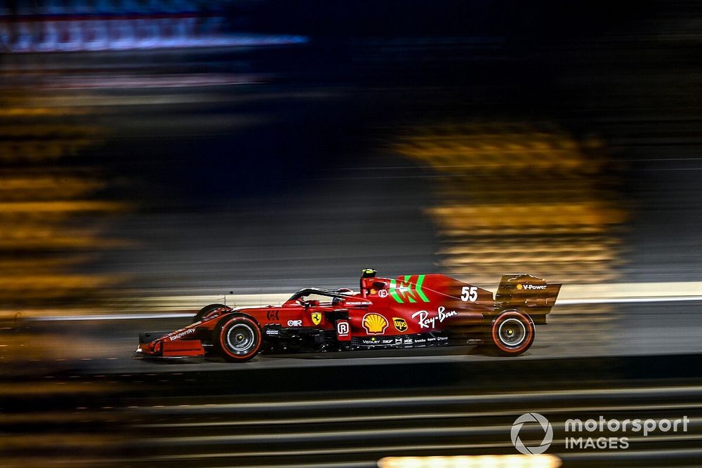 Sainz begon 'iets te voorzichtig' tijdens debuut voor Ferrari