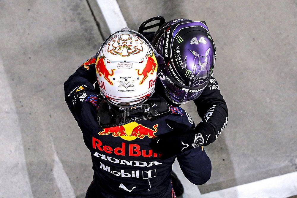 Max Verstappen, Red Bull Racing and Race Winner Lewis Hamilton, Mercedes celebrate in Parc Ferme 