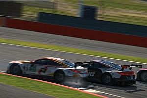 Verstappen na incidenten net binnen top-tien in BMW SIM GT Cup
