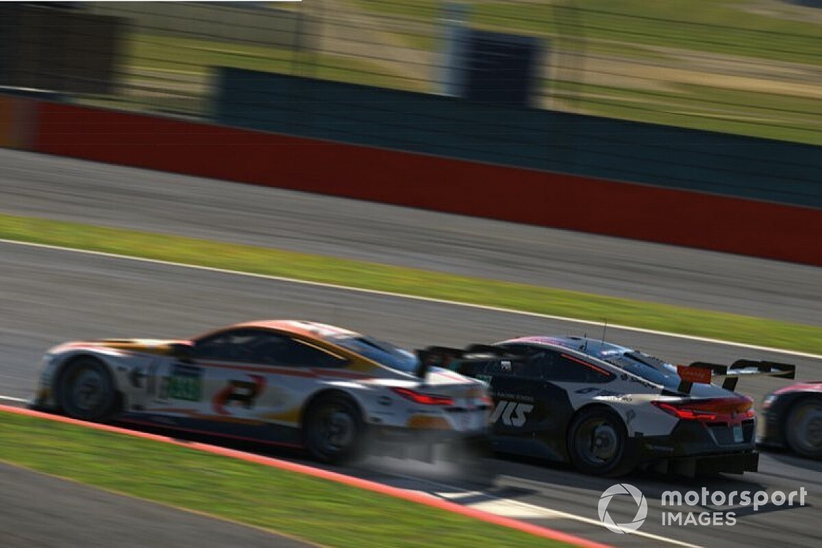 Verstappen na incidenten net binnen top-tien in BMW SIM GT Cup