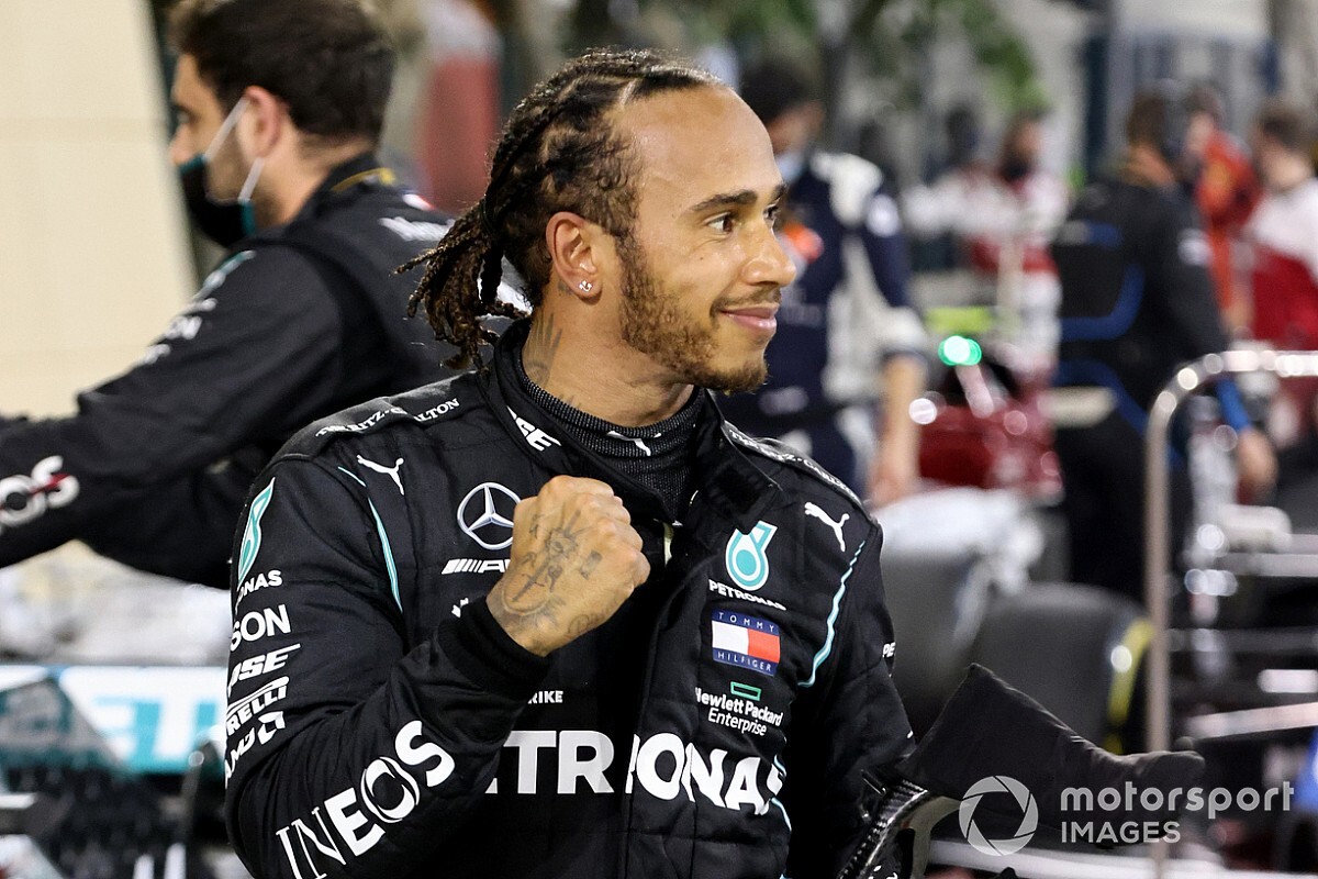 Riecco Hamilton: "Sto bene, spero di correre ad Abu Dhabi!"