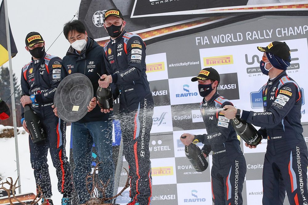 Podio: Ott Tänak, Martin Järveoja, Hyundai Motorsport Hyundai i20 Coupe WRC, Thierry Neuville, Martijn Wydaeghe, Hyundai Motorsport Hyundai i20 Coupe WRC