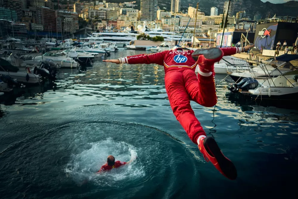 El ganador de la carrera Charles Leclerc, Ferrari