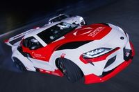 Estos Toyota Supra est&aacute;n programados para derrapar de forma aut&oacute;noma