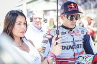 El mensaje de los pilotos de KTM a M&aacute;rquez: "La moto est&aacute; para ganar"