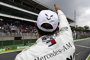 Hamilton culpa Sirotkin por quase ter causado acidente