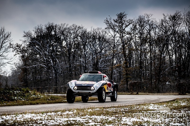 MINI y Sainz completan sus últimos kilómetros antes del Dakar