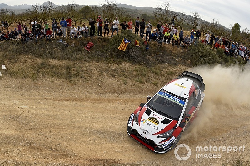 Ogier y Loeb persiguen a Latvala por la victoria en España