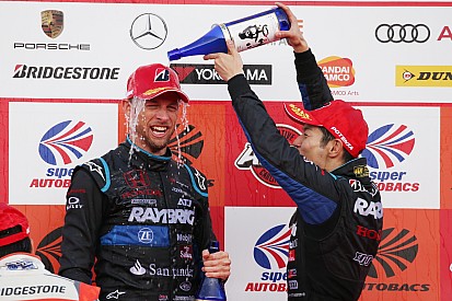 ジェンソン・バトンが語る山本尚貴(1)「彼はF1をテストしてみるべき」