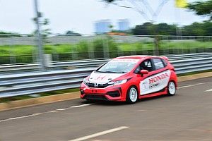 BSD City Grand Prix: Alvin Bahar rengkuh pole 1600 Max
