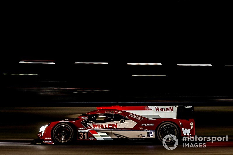 Rolex 24, Hour 6: Derani hits the front for Action Express