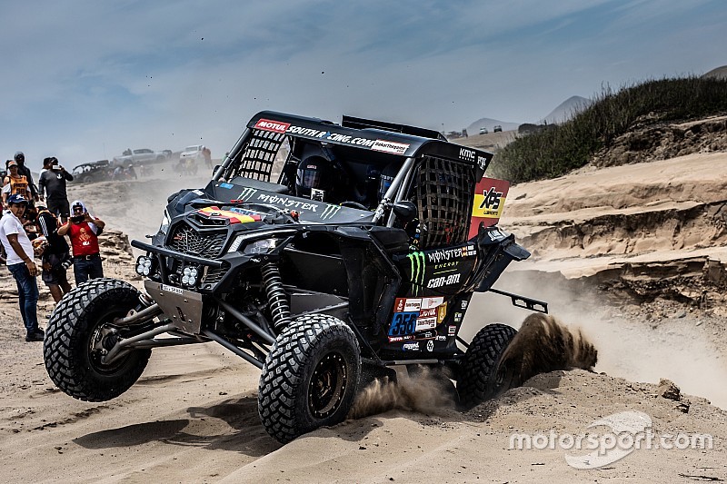Gerard Farrés recupera el liderato del Dakar en SxS