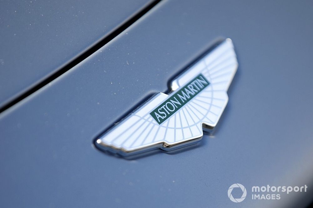 Hivatalos: nagyon nagy név szerződik a Mercedestől az Aston Martinhoz