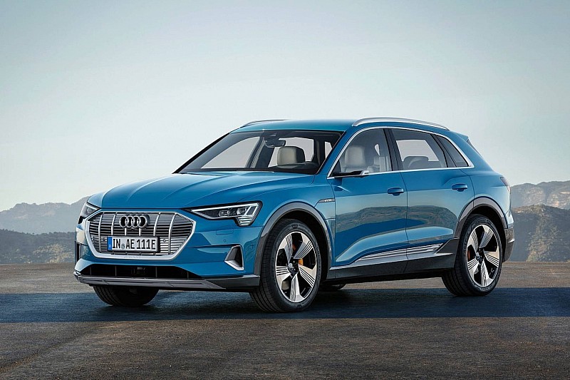 В Audi вирішили скоротити виробництво електрокара e-tron