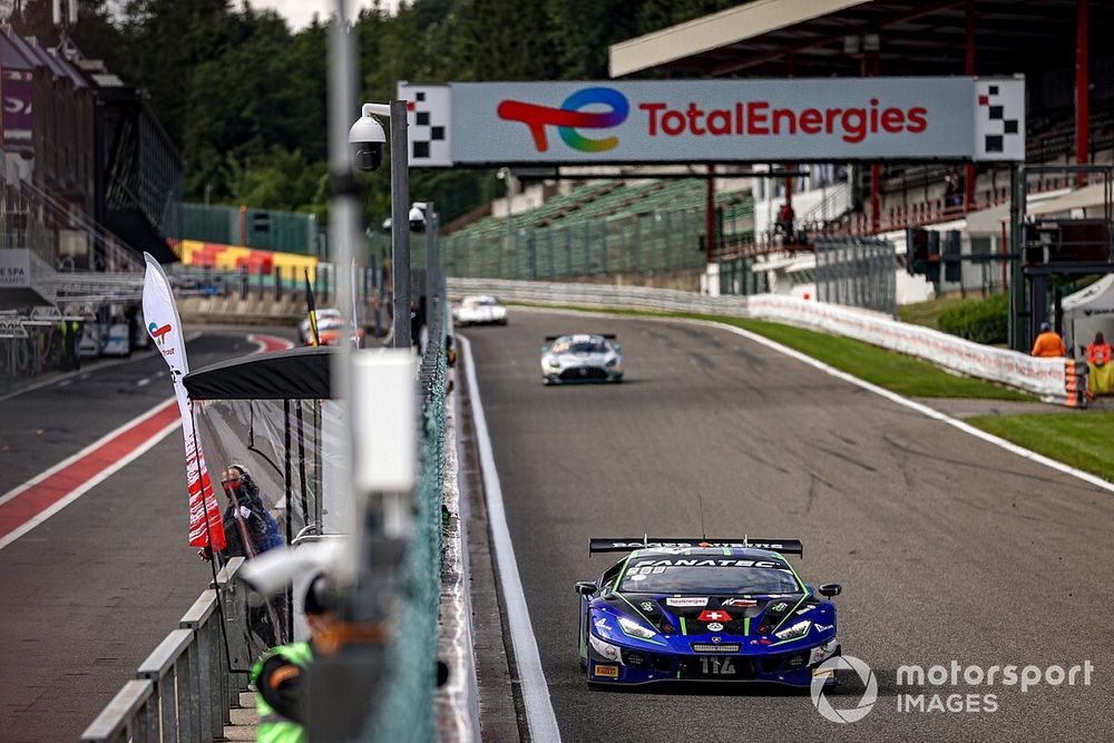 #114 Emil Frey Racing Lamborghini Huracan GT3 Evo: Jack Aitken, Konsta Lappalainen, Arthur Rougier