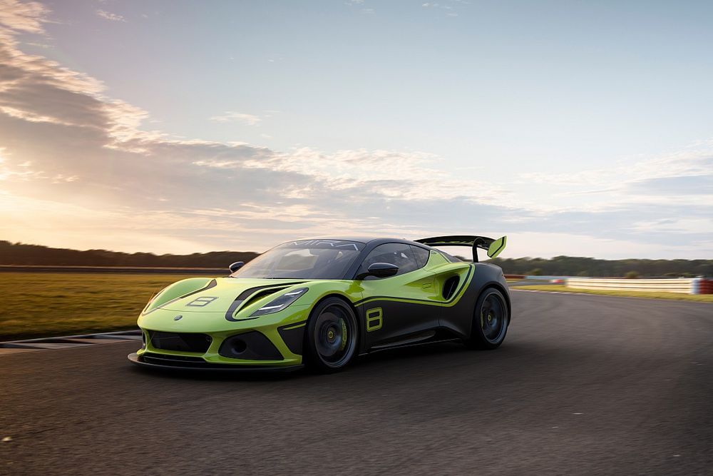 A Lotus visszatér a GT-versenyzés világába az Emira GT4-gyel