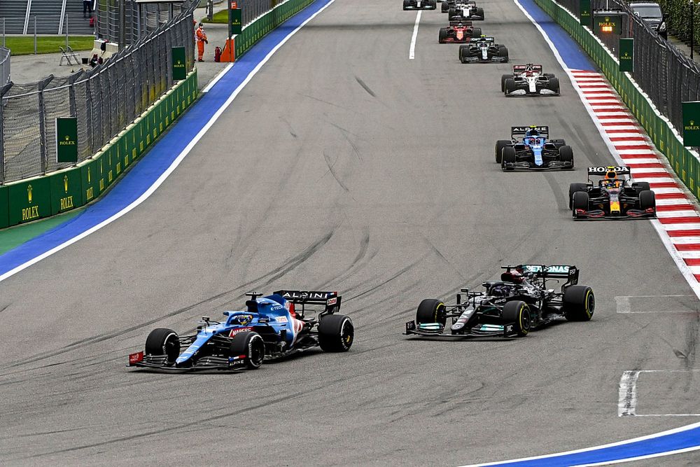 Alonso, tras luchar por el podio: "Parece que dimos un paso adelante"