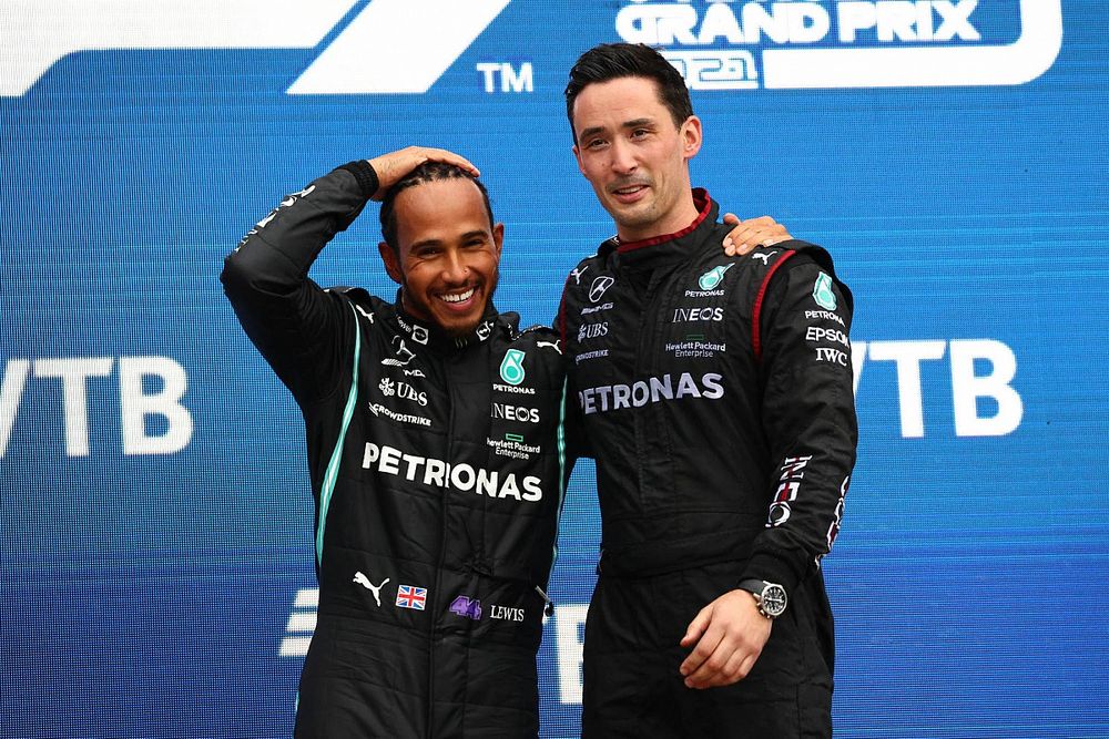 Mercedes: "Verstappen'in önünde yer almak için galibiyeti feda etmeye hazırdık"