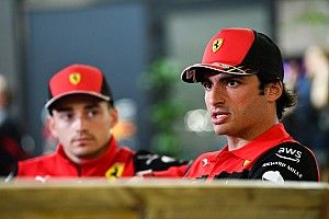 Damon Hill: Sainz Lebih Tampak seperti Pemimpin daripada Leclerc