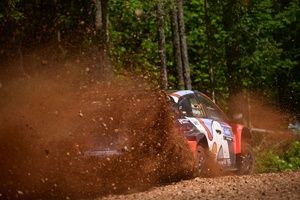 Neuville najszybszy w Tartu