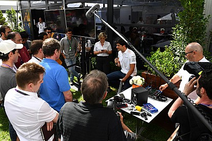 Sainz: "Salgının padoktaki durumu beni korkutuyor"