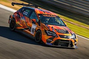 TCR Europe: Leonov e la Volcano Motorsport corrono a Le Castellet